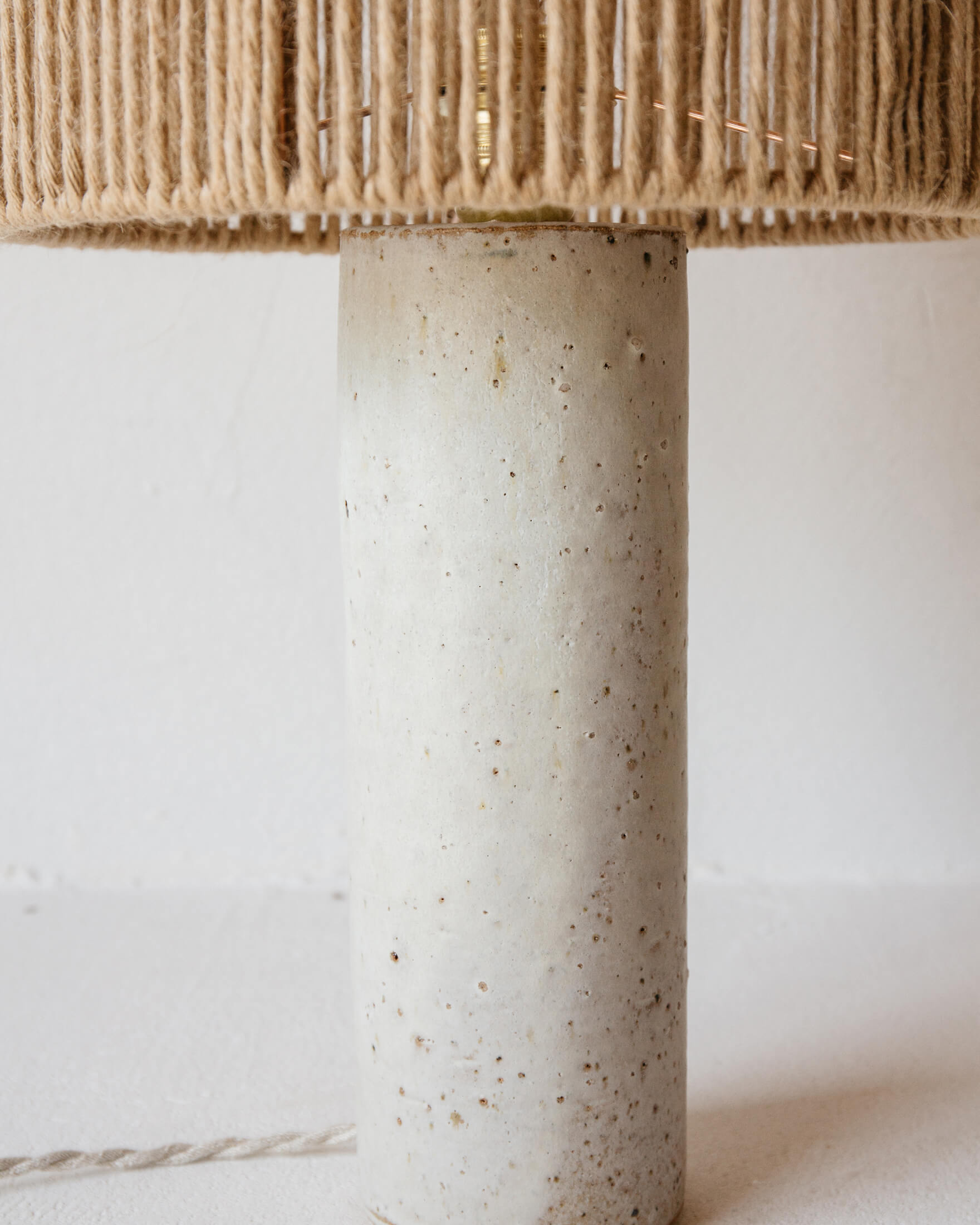 Lampe céramique Terre blanc mat par Grès Éditions