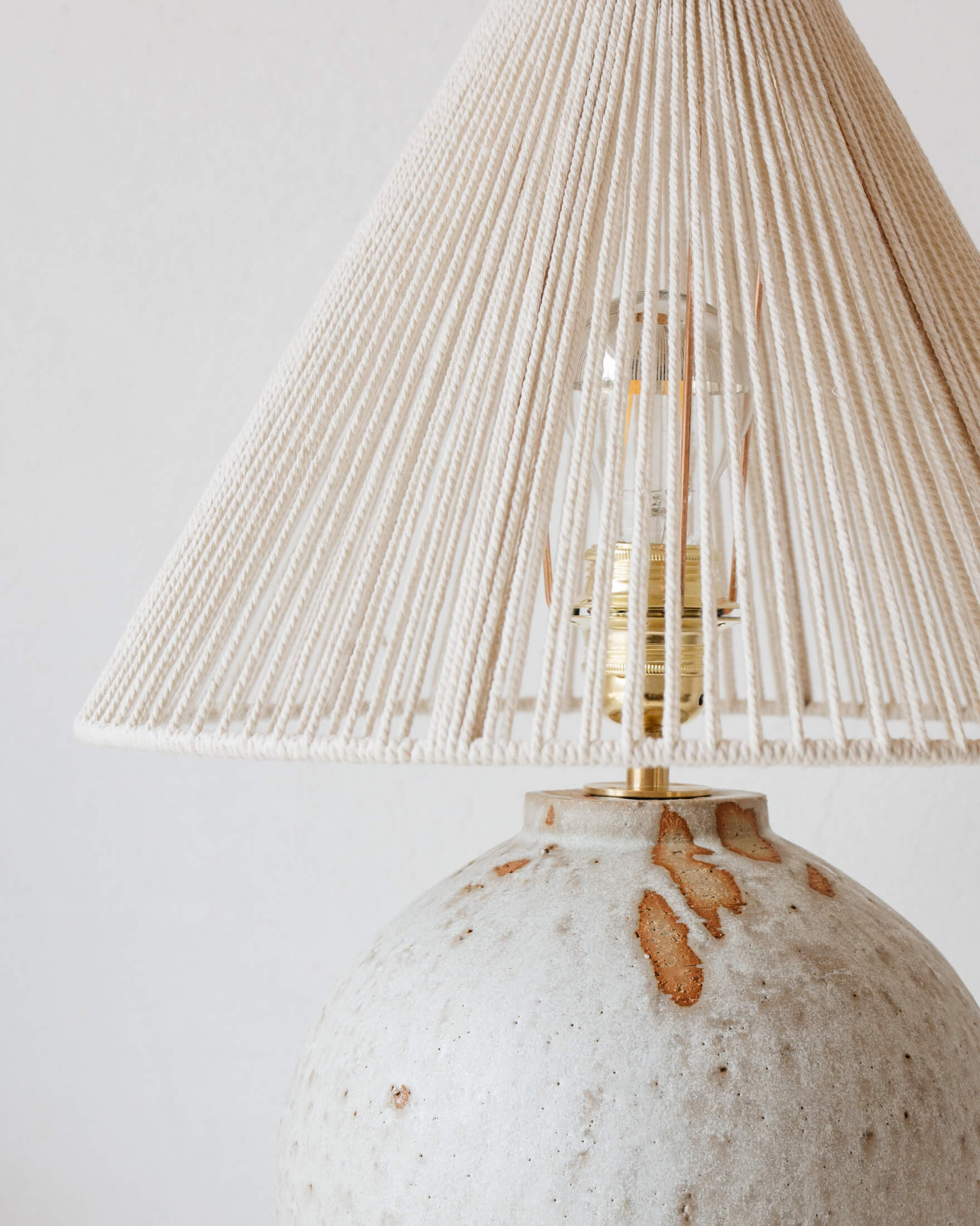 Lampe céramique Michelle par Grès Éditions