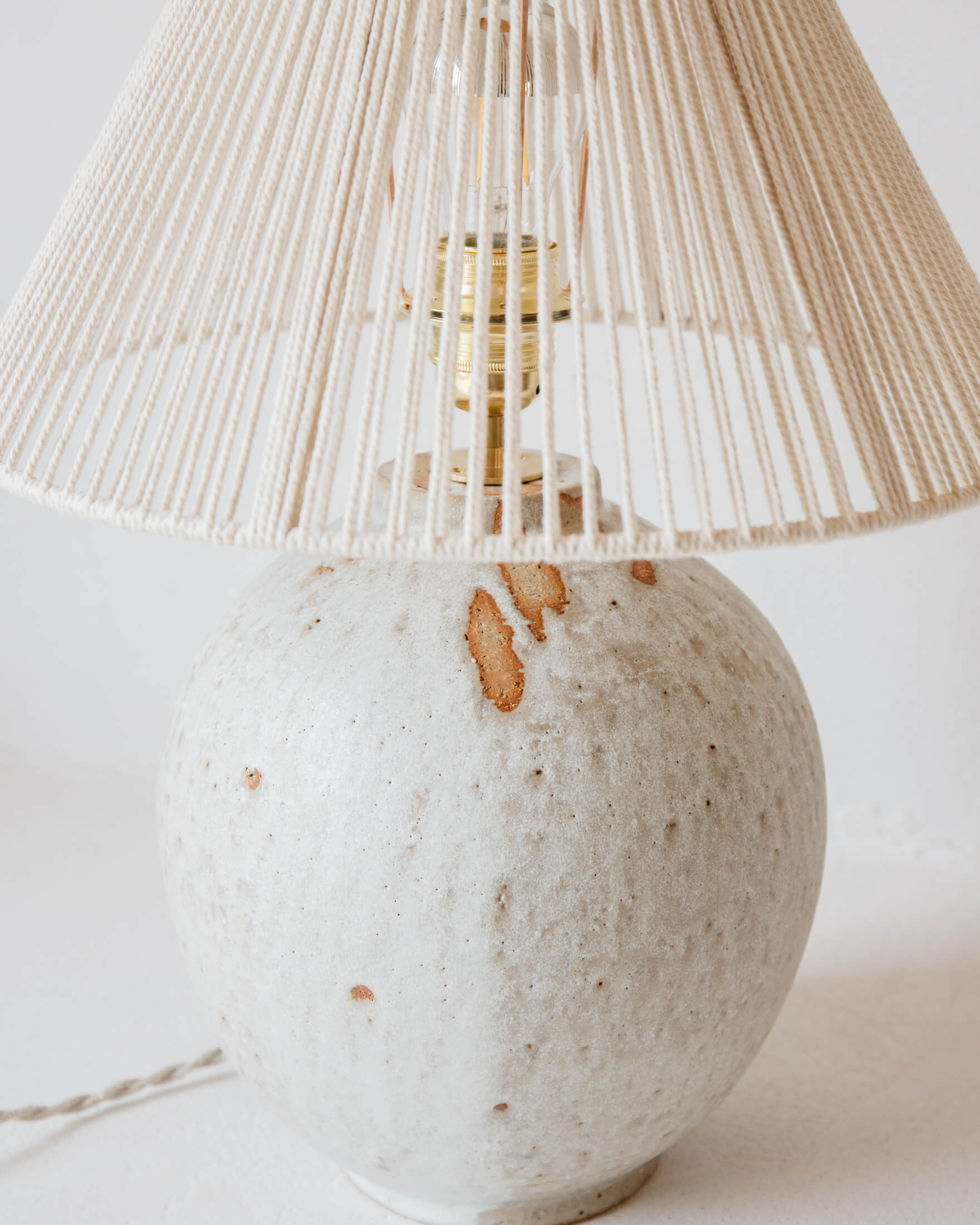 Lampe céramique Michelle par Grès Éditions