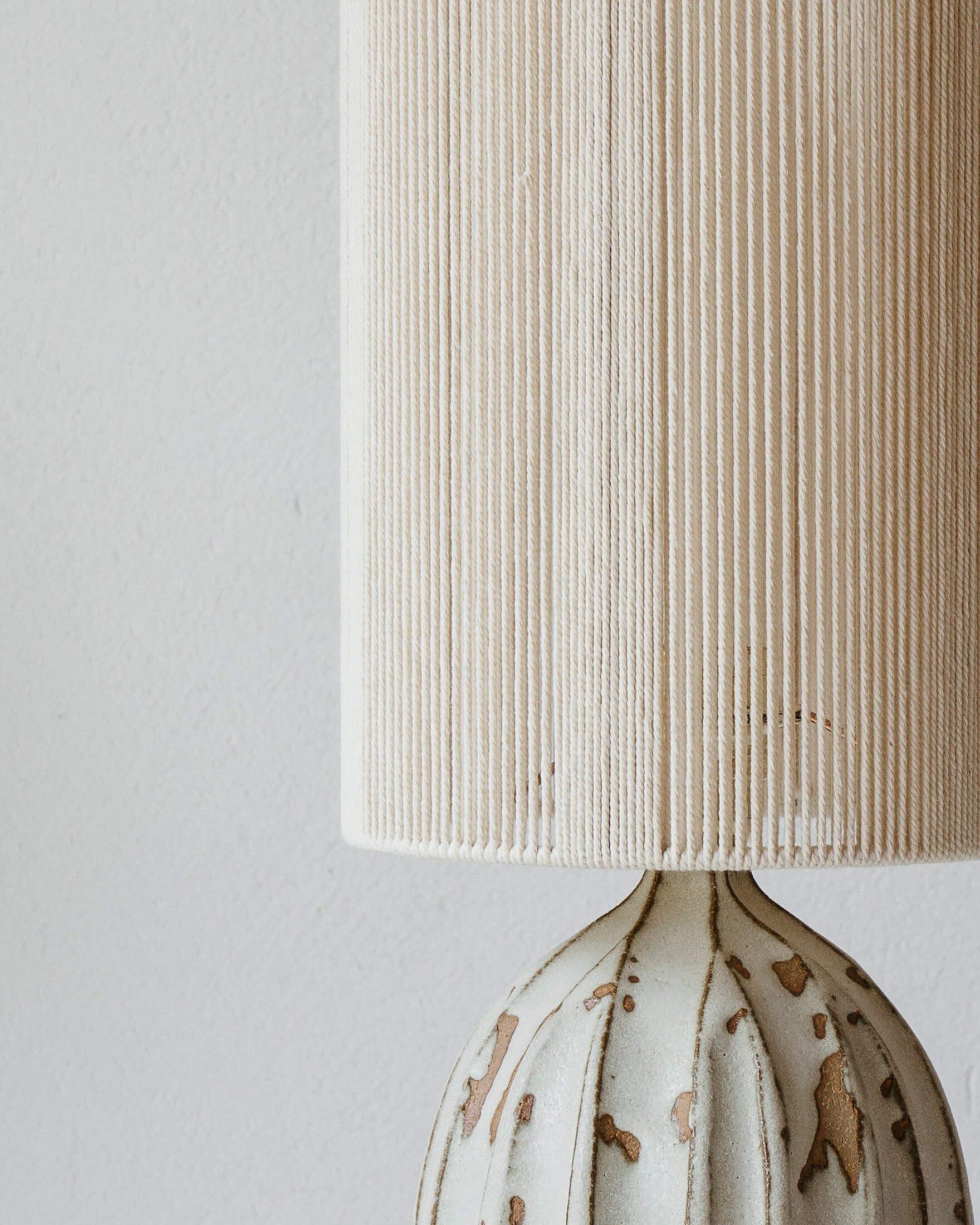 Lampe céramique Orbe par Grès Éditions